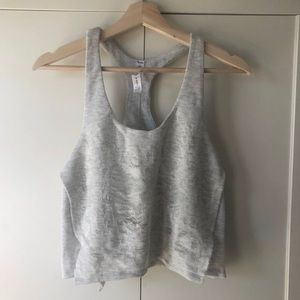 ALO Yoga Distressed Step Tank - Light Grey